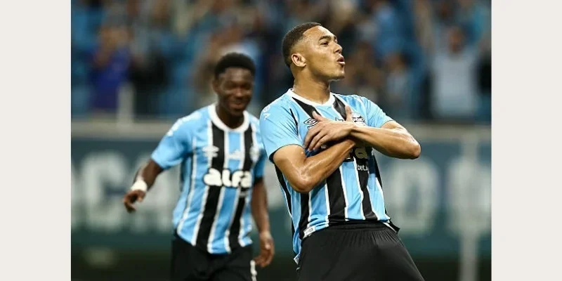 Gremio đang mất dần vị thế trước Fluminense
